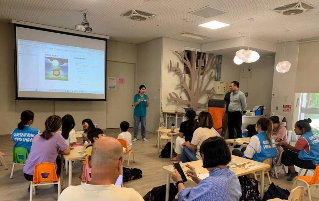 Herji Ltd. held an interactive teaching session with AI storybooks at the 'Taiwan Early Childhood Development and Remedial Association Taitung Office', allowing children, teachers, and parents to engage in immersive educational experiences.